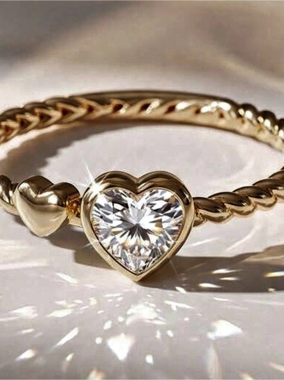14K Gold Heart-Shaped Stone